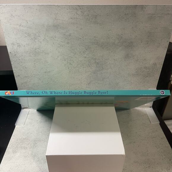 Where, Oh, Where is Huggle Buggle Bear? Picturebook by Katherine Sully - Picture 3 of 9